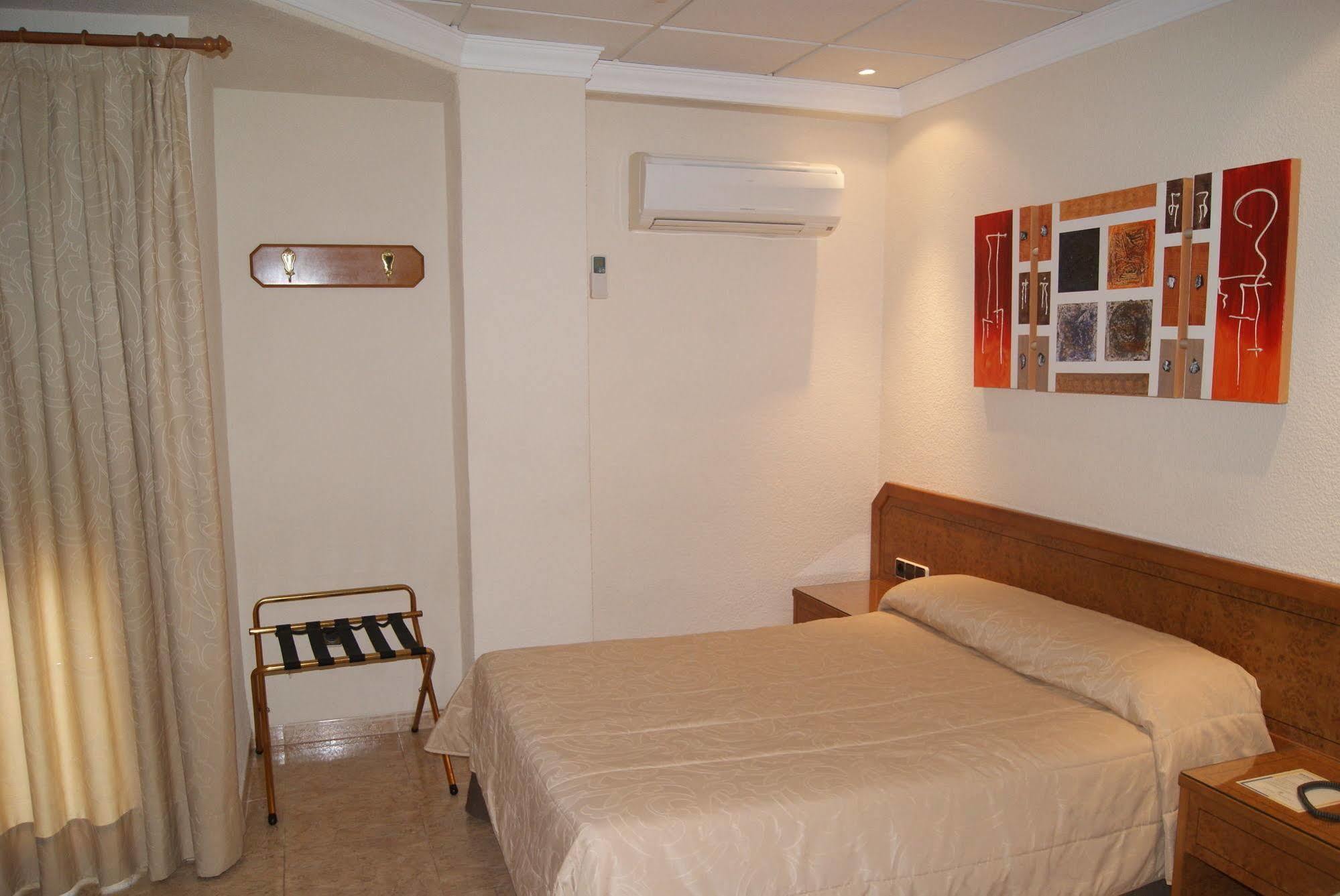 Hostal Moreno Silla Exterior foto